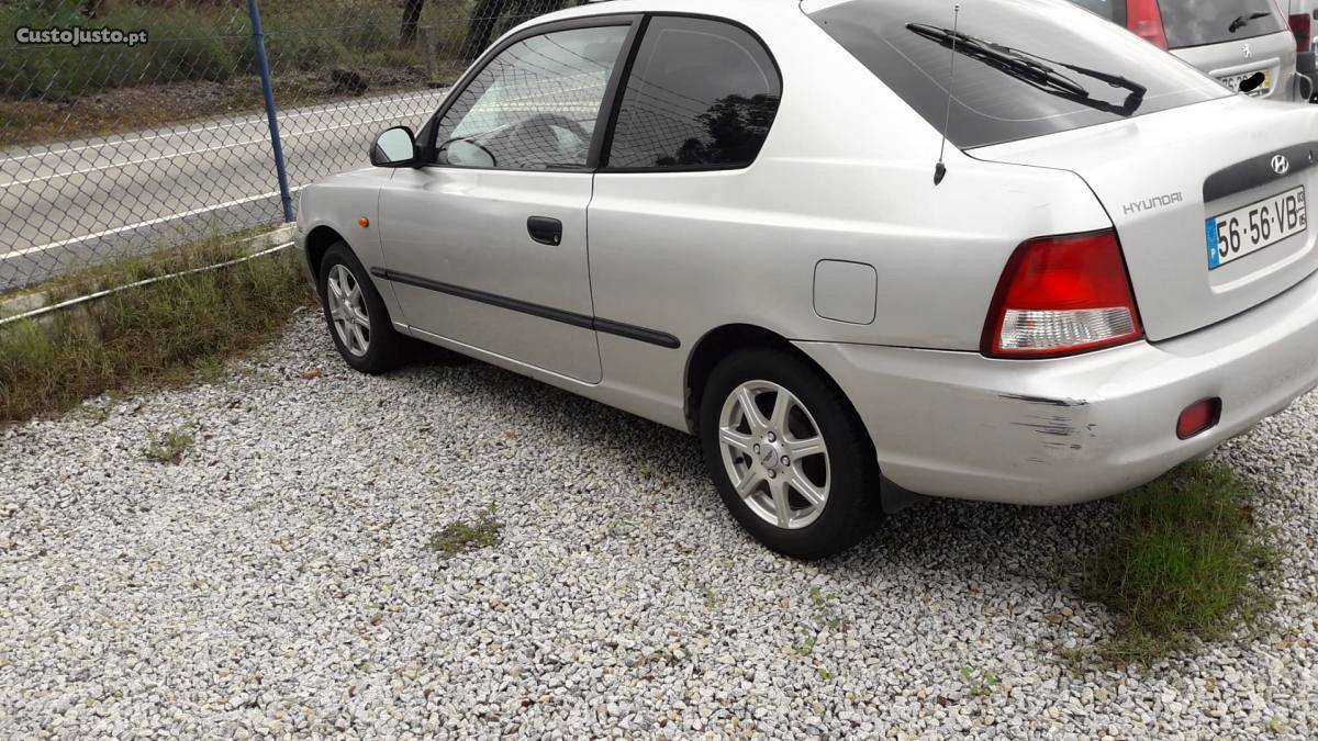 Hyundai Accent 1.5 CRDI Maio/03 - à venda - Comerciais /