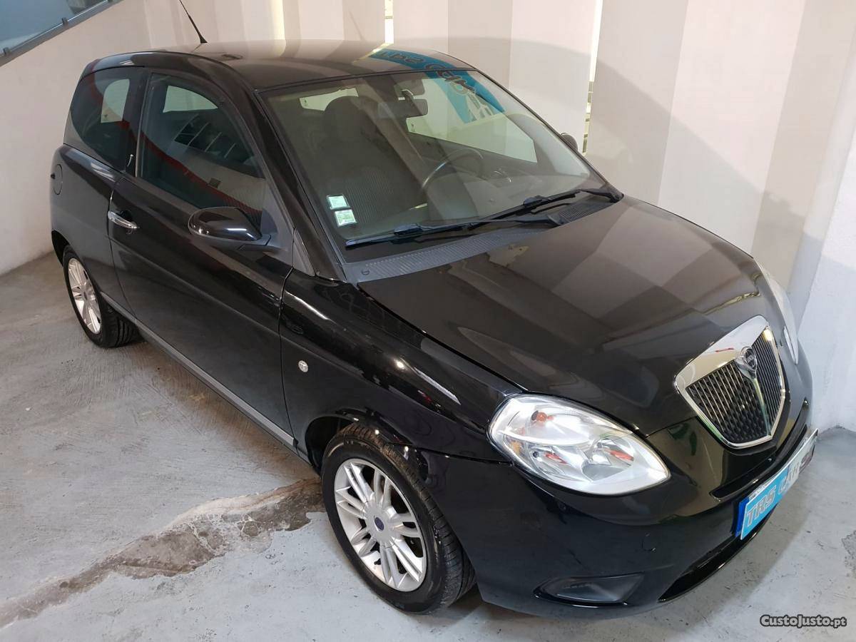 Lancia Ypsilon V Outubro/07 - à venda - Ligeiros