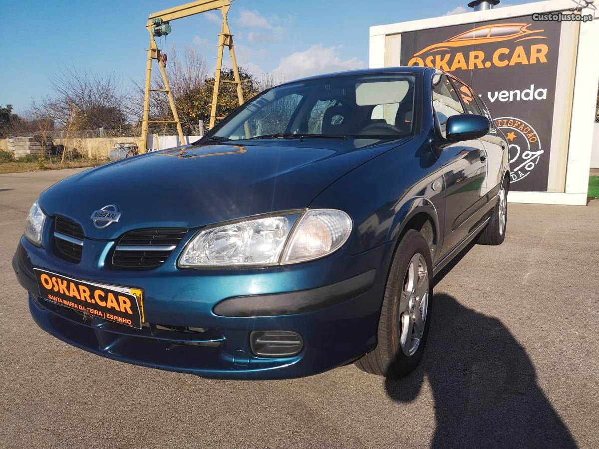 Nissan Almera Almera Hatchback 1.5 Agosto/01 - à venda -