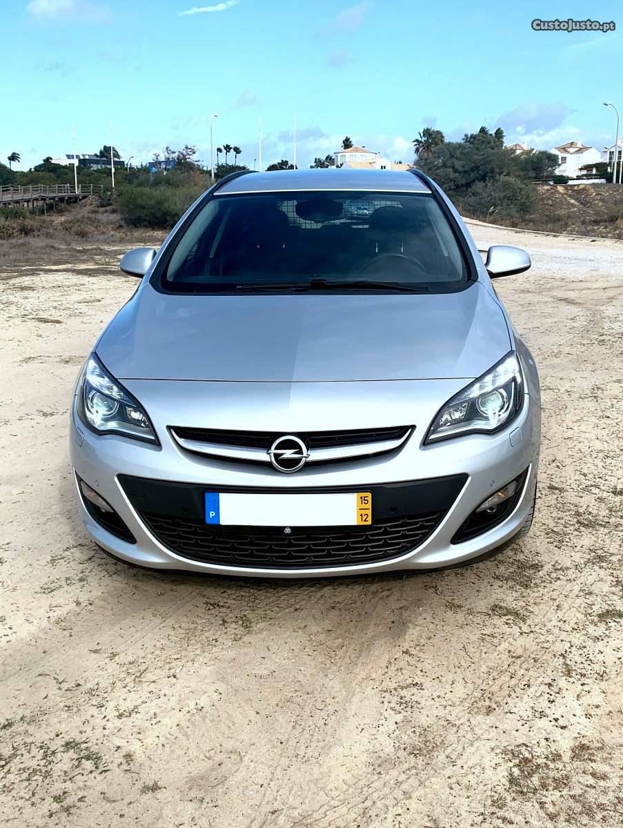 Opel Astra 1.6 CDTI garantia Dezembro/15 - à venda -