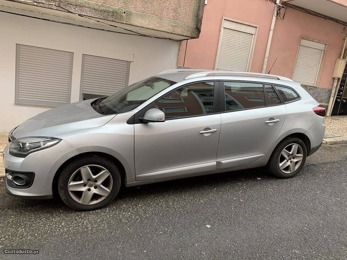 Renault Mégane tomtom Janeiro/15 - à venda - Ligeiros