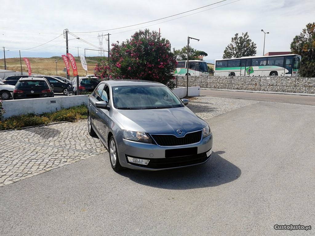 Skoda Octavia RAPiD 1.6 TDI NAC Julho/13 - à venda -