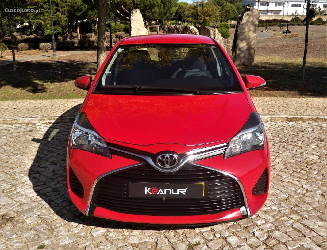 Toyota Yaris 1.4 D-4D Outubro/14 - à venda - Ligeiros