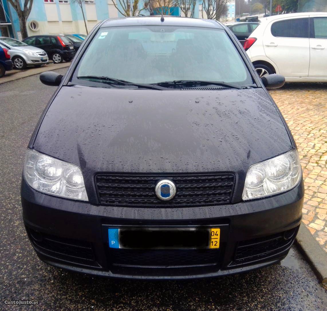 Fiat Punto Hatchback V Dezembro/04 - à venda -