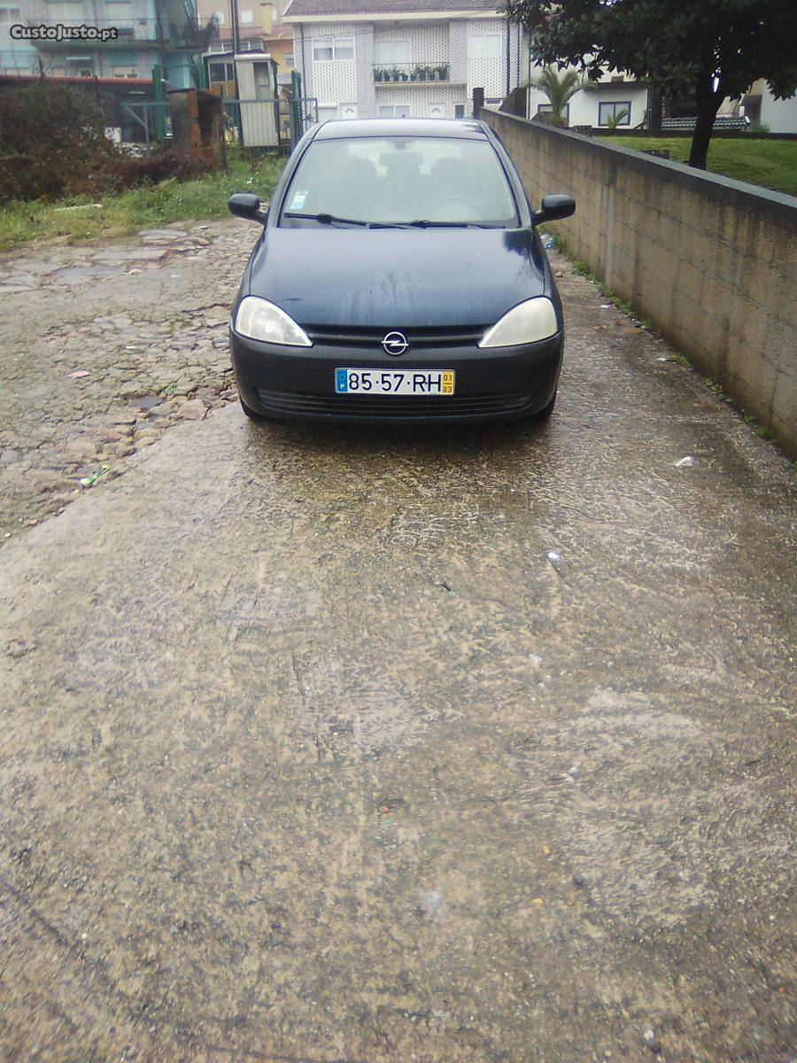 Opel Corsa Confort Março/01 - à venda - Ligeiros