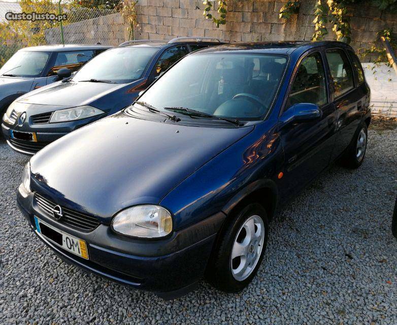 Opel Corsa v Dezembro/99 - à venda - Ligeiros