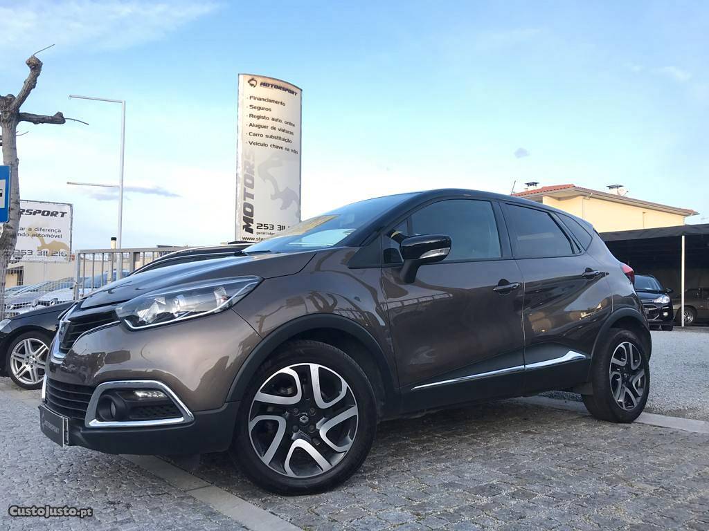 Renault Captur Intense EDC Auto Maio/14 - à venda -