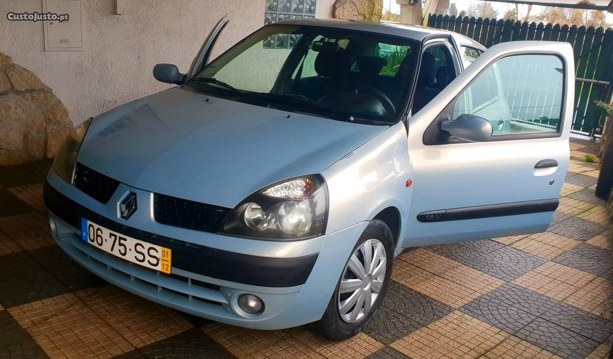 Renault Clio 1.2 Fevereiro/01 - à venda - Ligeiros