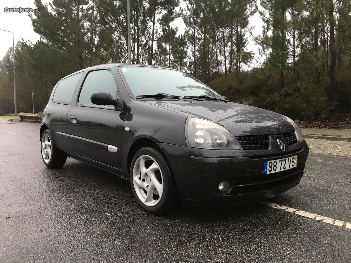 Renault Clio 2 Dezembro/03 - à venda - Ligeiros