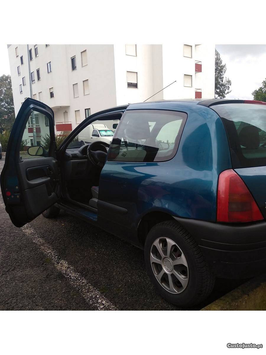 Renault Clio CBOA Fevereiro/98 - à venda - Ligeiros