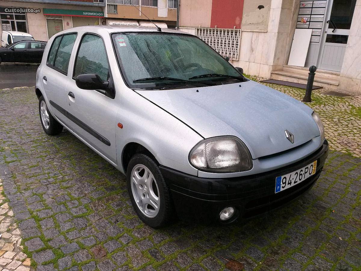 Renault Clio v Maio/00 - à venda - Ligeiros