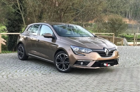 Renault Mégane 1.5 dCi Intens - Car 4 You