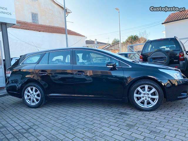 Toyota Avensis 2.0 D4D Nacional Novembro/10 - à venda -