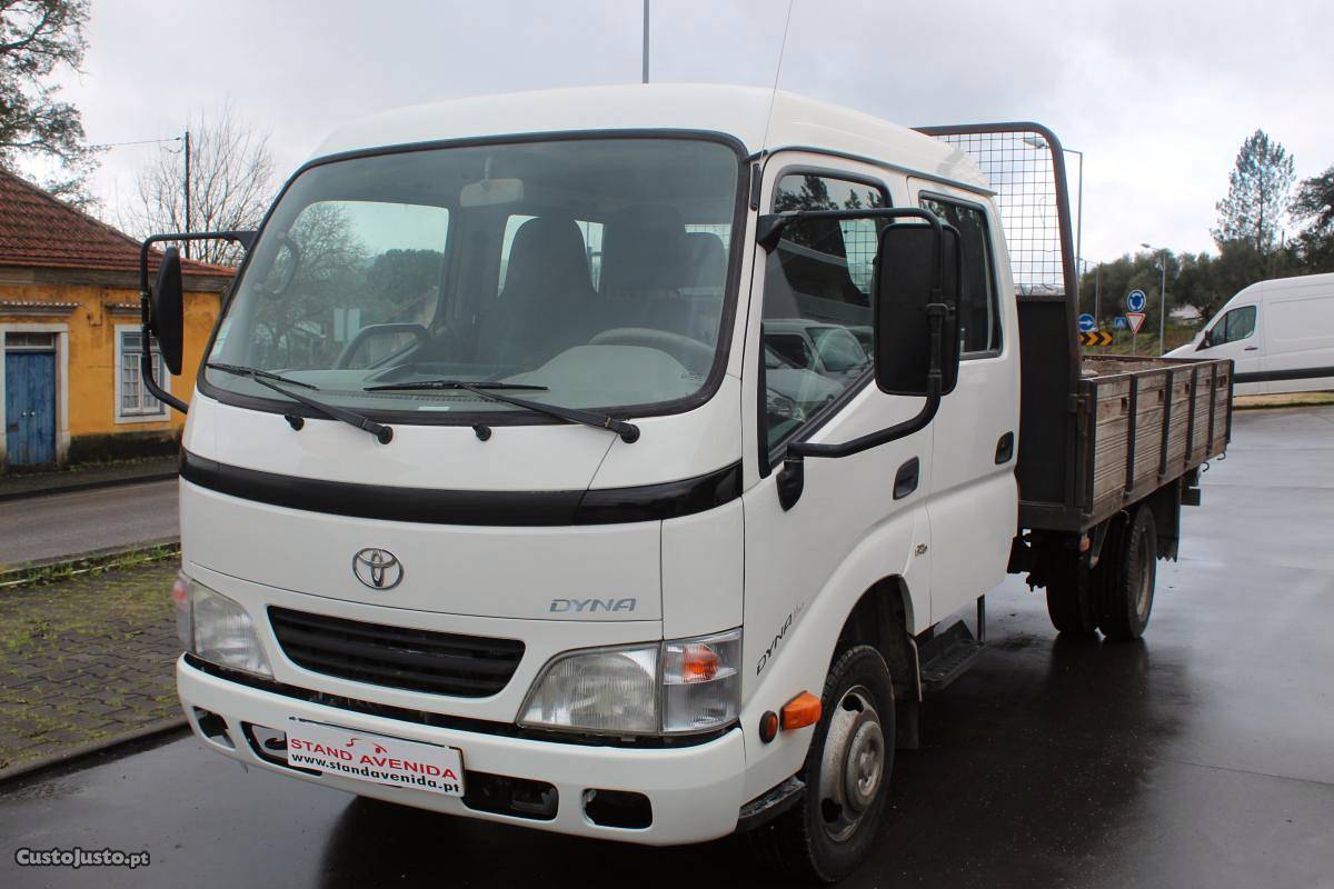 Toyota Dyna 3.0 D-4D M Janeiro/07 - à venda -