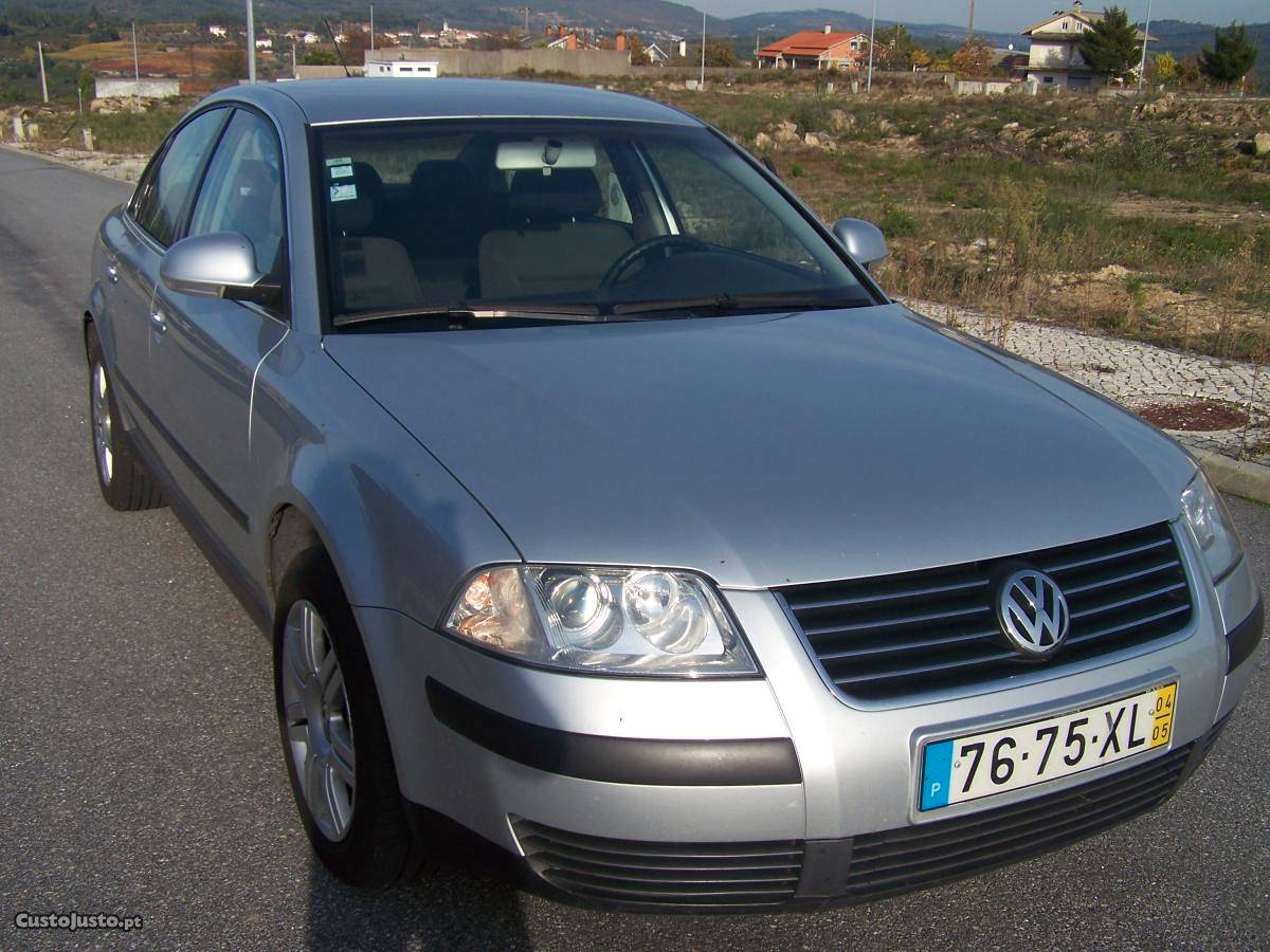 VW Passat Comfortline Maio/04 - à venda - Ligeiros