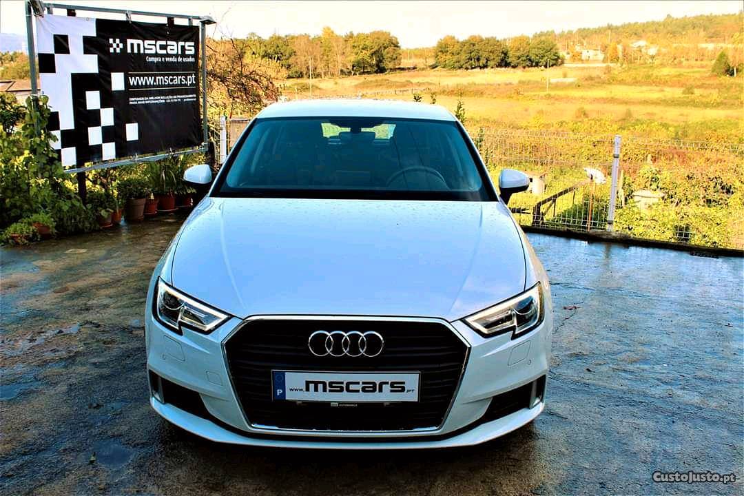 Audi A3 Sportback Março/18 - à venda - Ligeiros