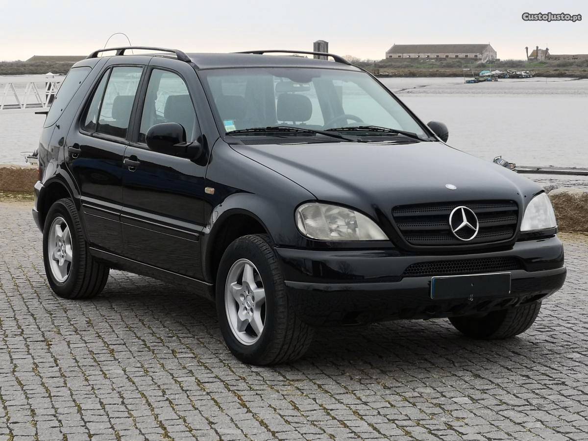 Mercedes-Benz ML 270 CDI Manual Dezembro/00 - à venda -