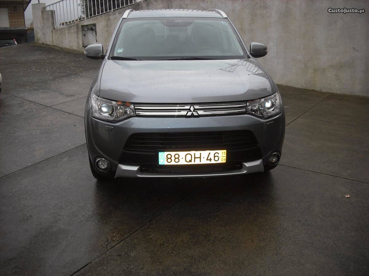 Mitsubishi Outlander PLUG IN HYBRID Maio/15 - à venda -