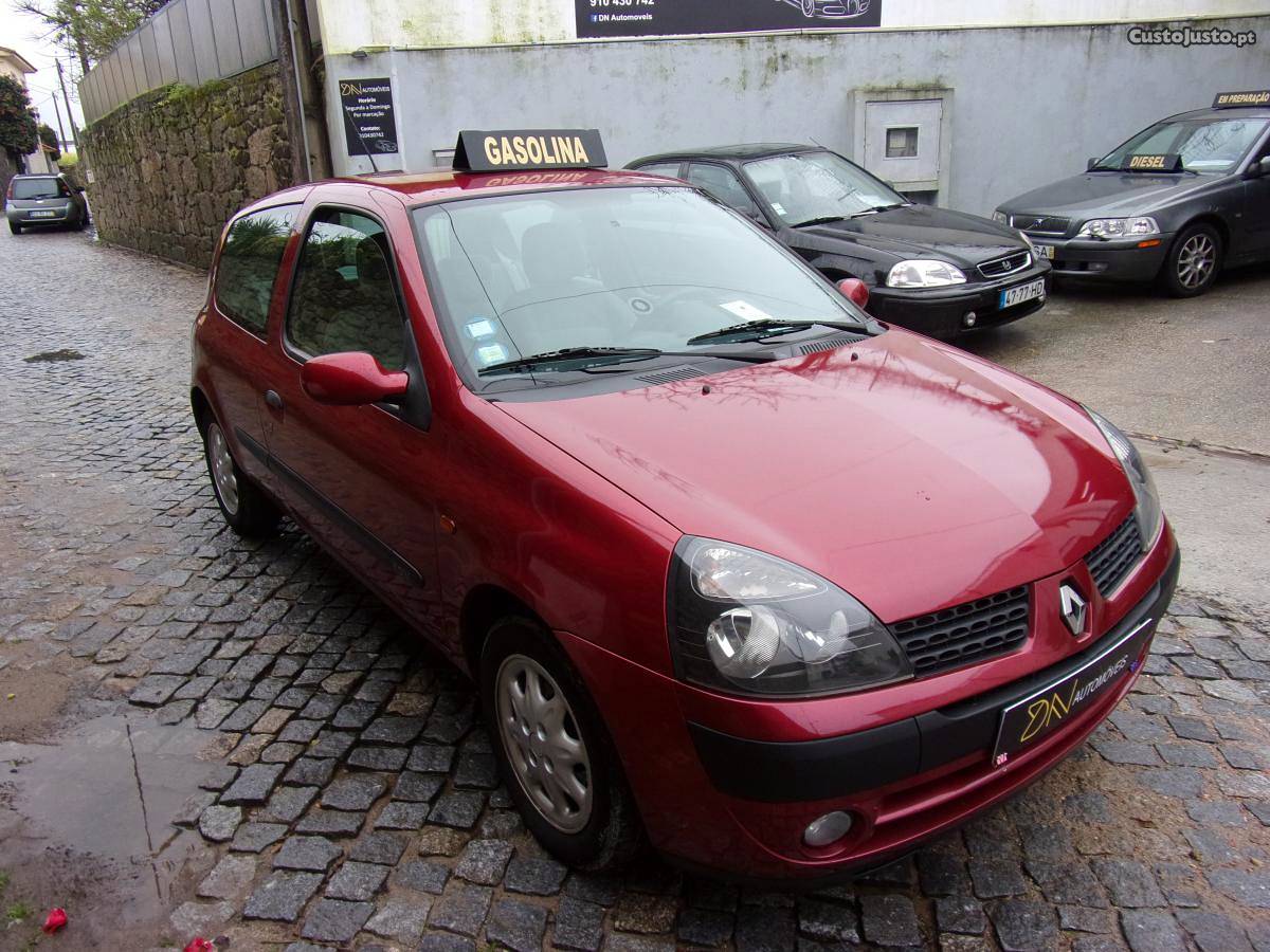 Renault Clio DNautomoveis Abril/01 - à venda - Ligeiros
