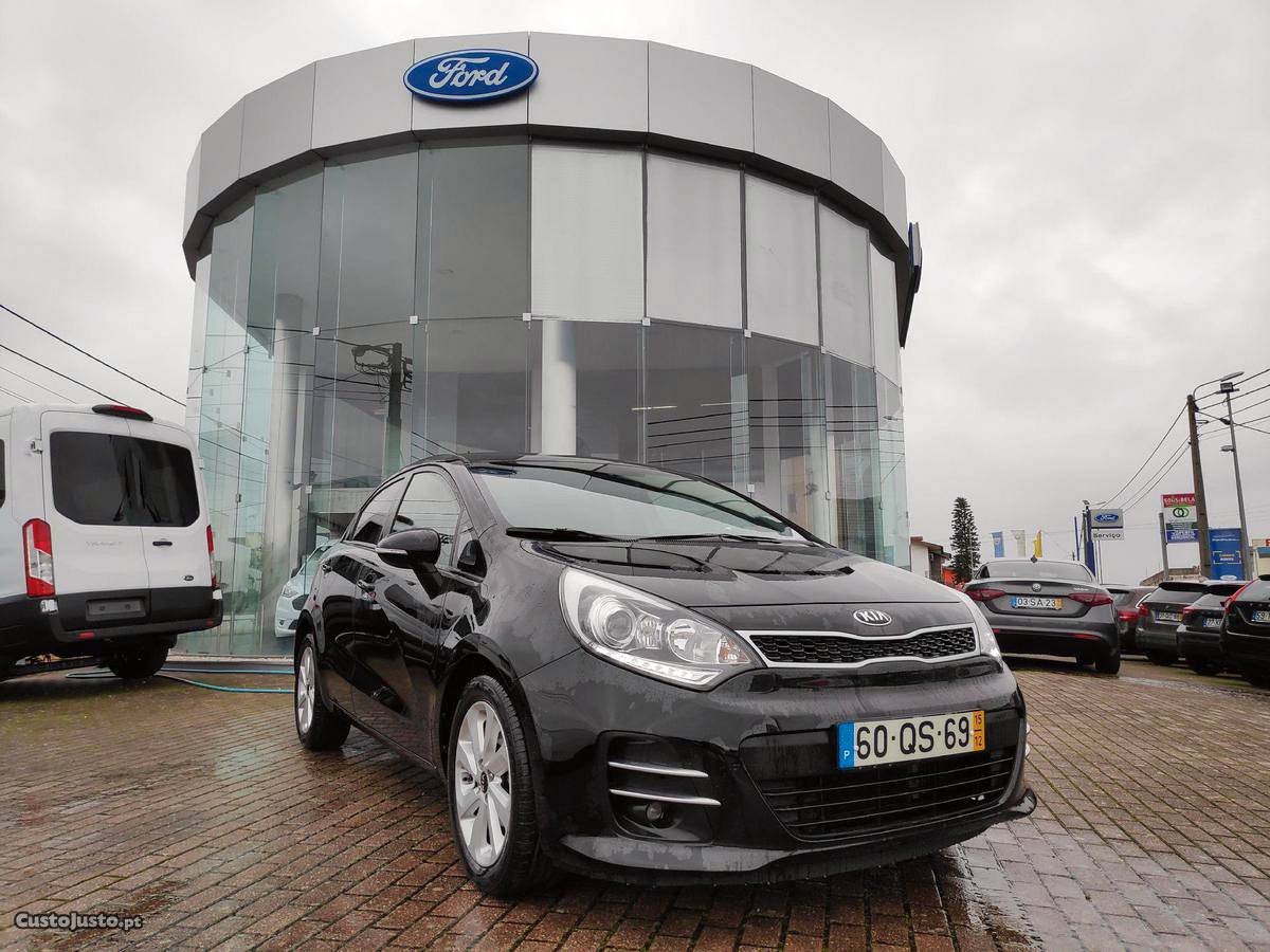Kia Rio 1.1CRDI EX Dezembro/15 - à venda - Comerciais /