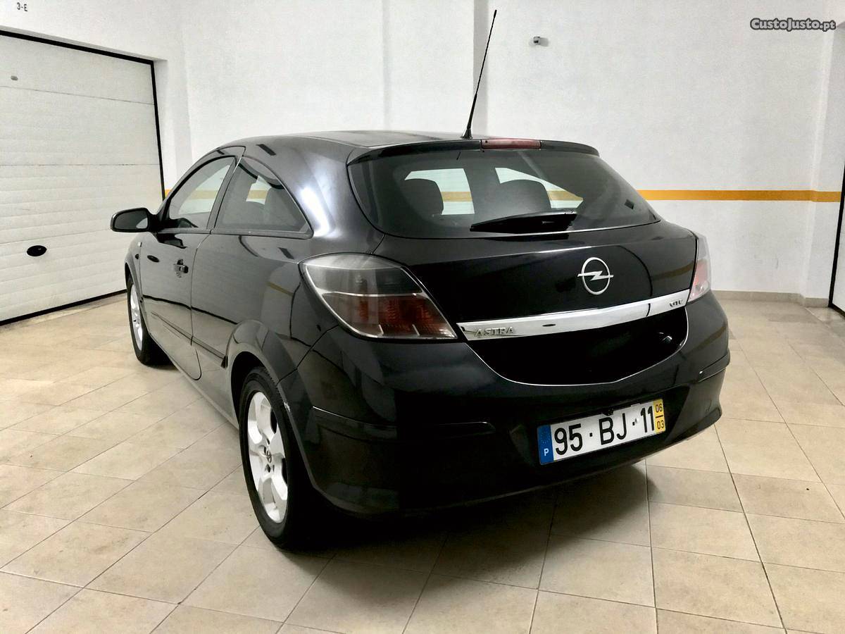 Opel Astra GTC Março/06 - à venda - Descapotável /