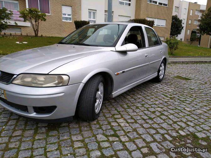 Opel Vectra 2.2 dti Setembro/01 - à venda - Ligeiros