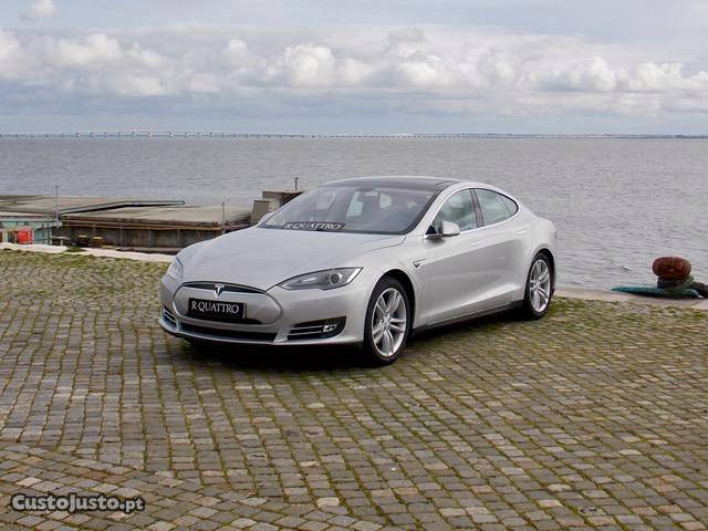 Tesla Model S 85 IVA DEDUTÍVEL Novembro/13 - à venda -