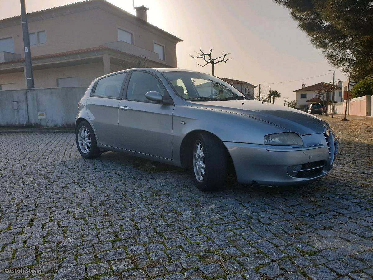 Alfa Romeo  jtd 16v Maio/03 - à venda - Ligeiros