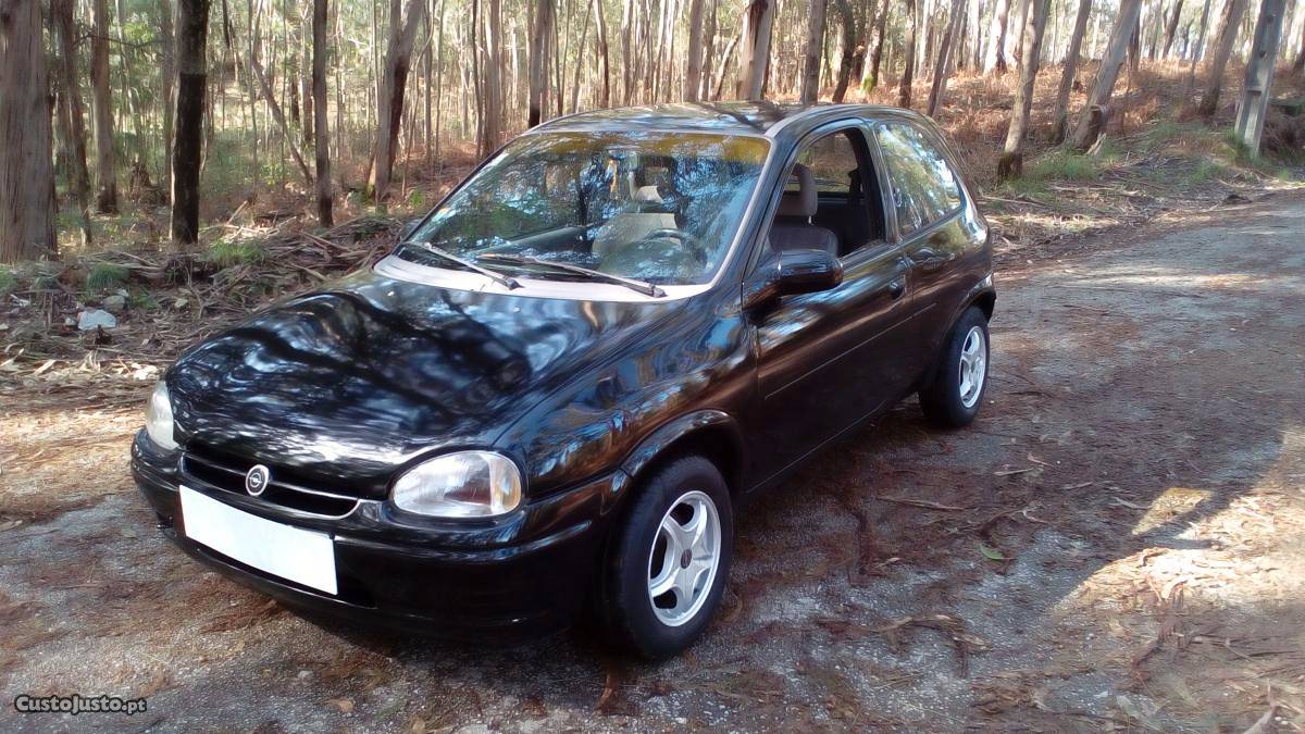 Opel Corsa Carro em bom estado Maio/96 - à venda - Ligeiros