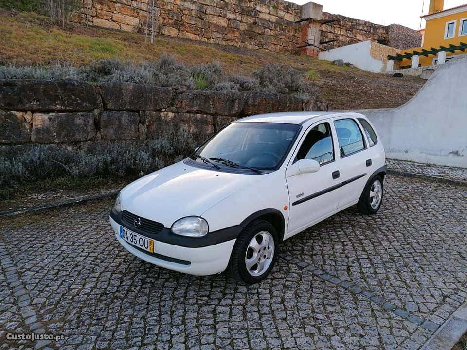 Opel Corsa v Janeiro/00 - à venda - Ligeiros