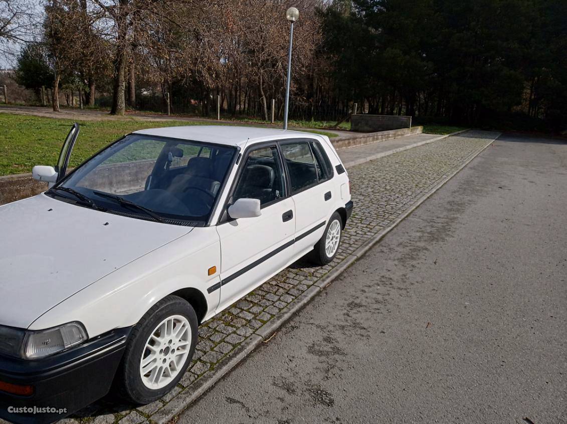 Toyota Corolla 1.3 Setembro/90 - à venda - Ligeiros