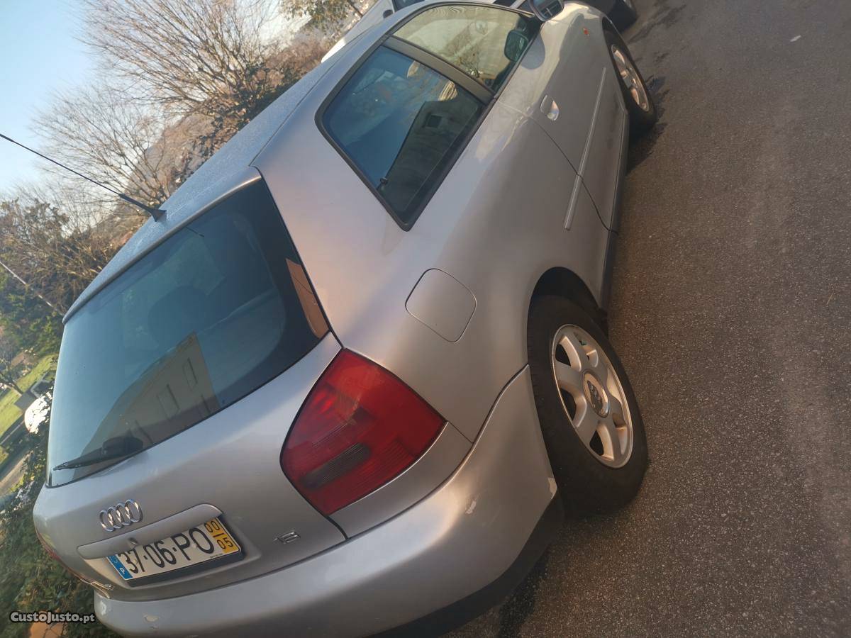 Audi A3 1.6 gasolina Maio/00 - à venda - Ligeiros