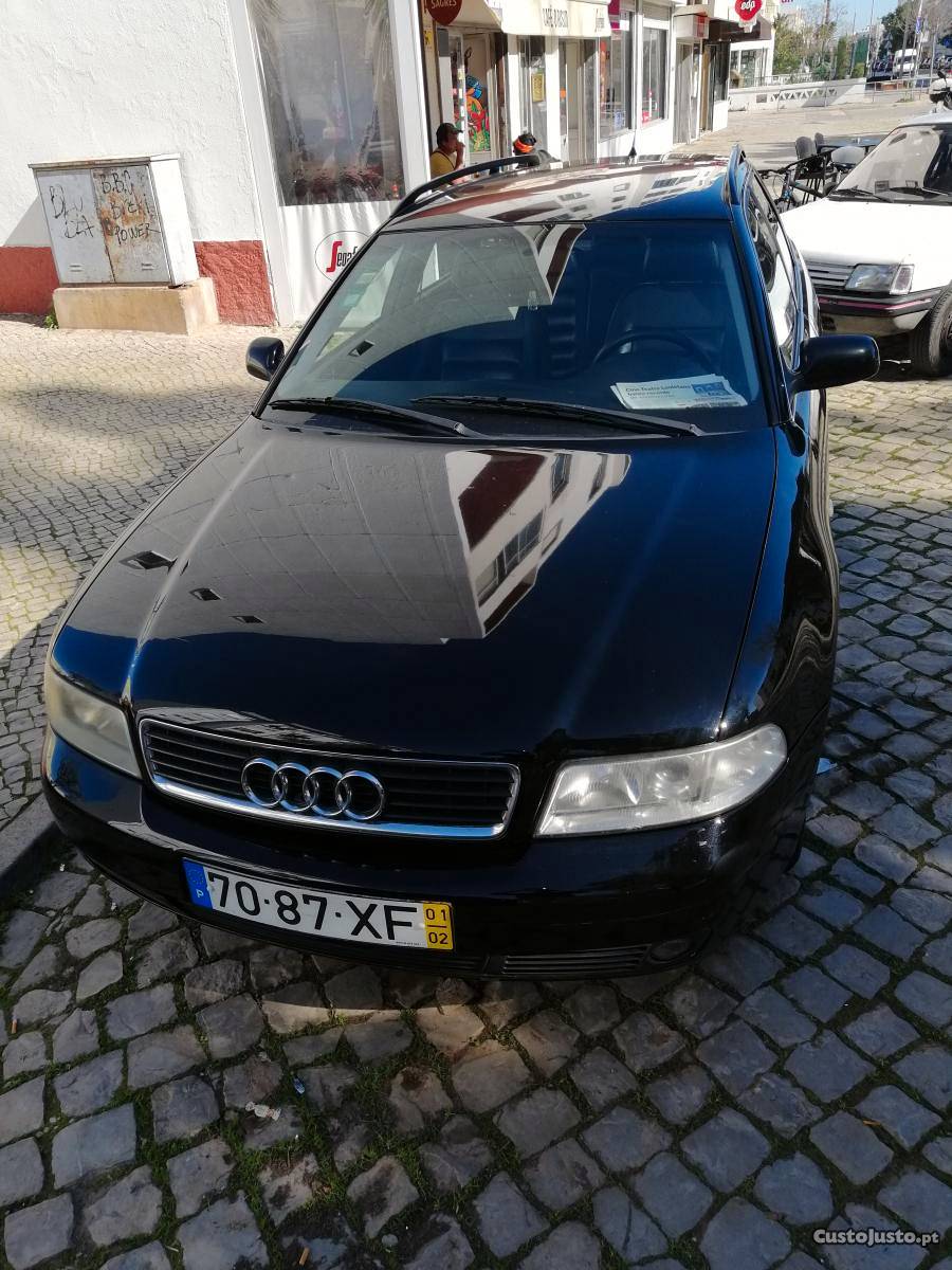 Audi A4 4-5portas Fevereiro/01 - à venda - Ligeiros