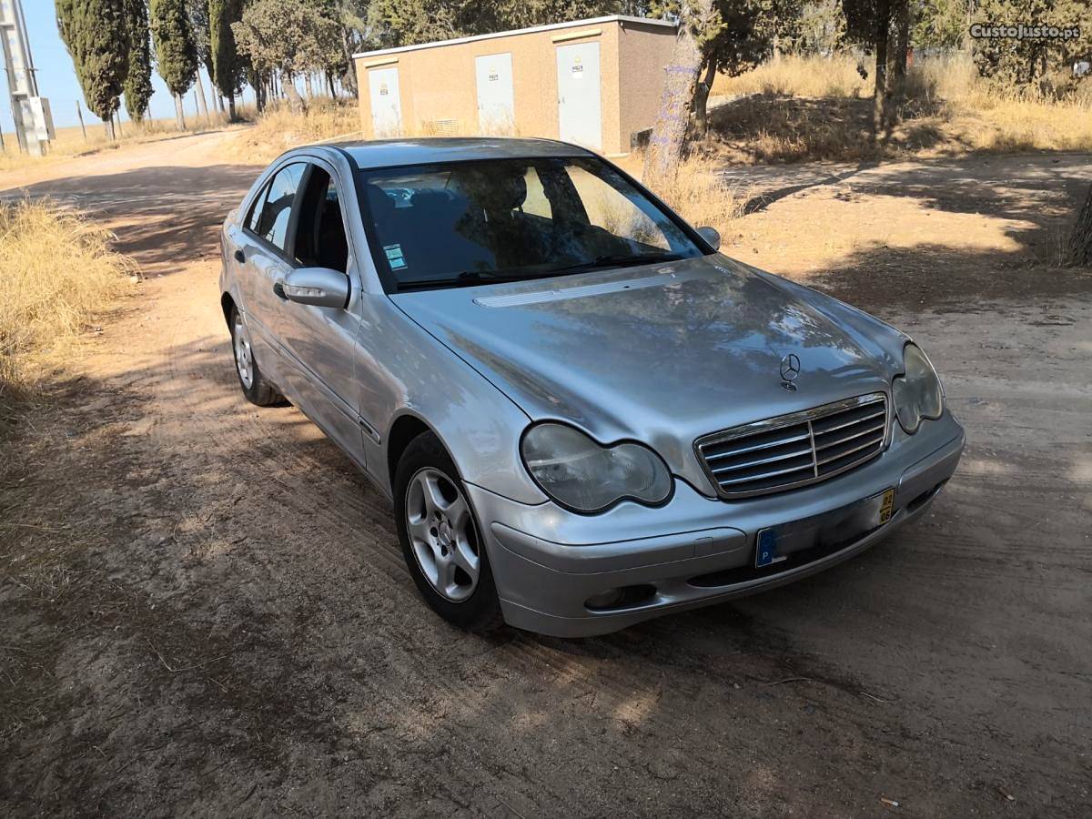 Mercedes-Benz C 200 Classic Junho/02 - à venda - Ligeiros