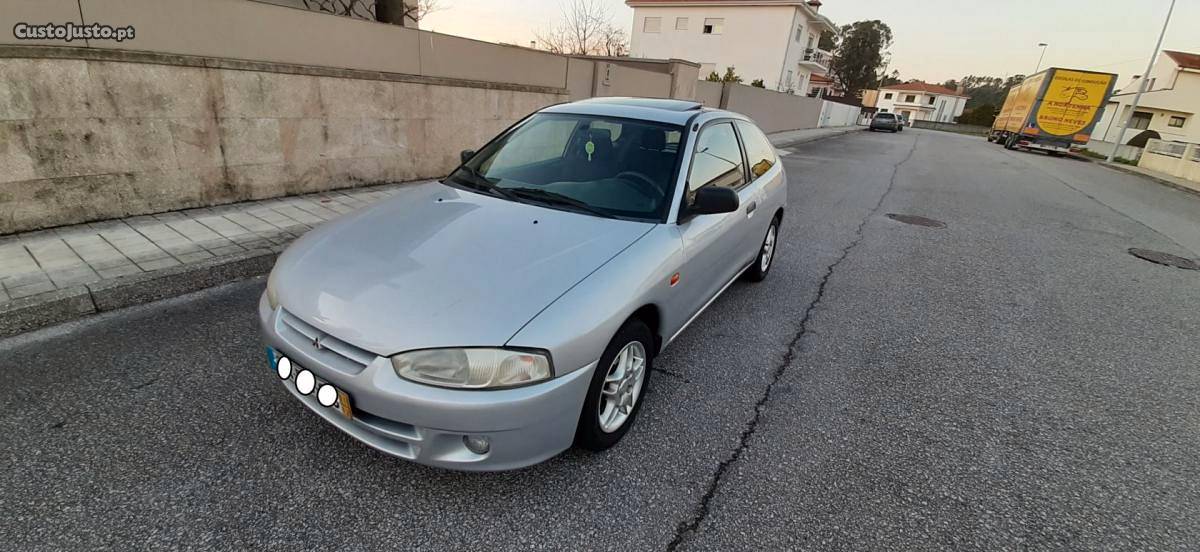 Mitsubishi Colt 1.3 GLX 1 Dono Dezembro/01 - à venda -