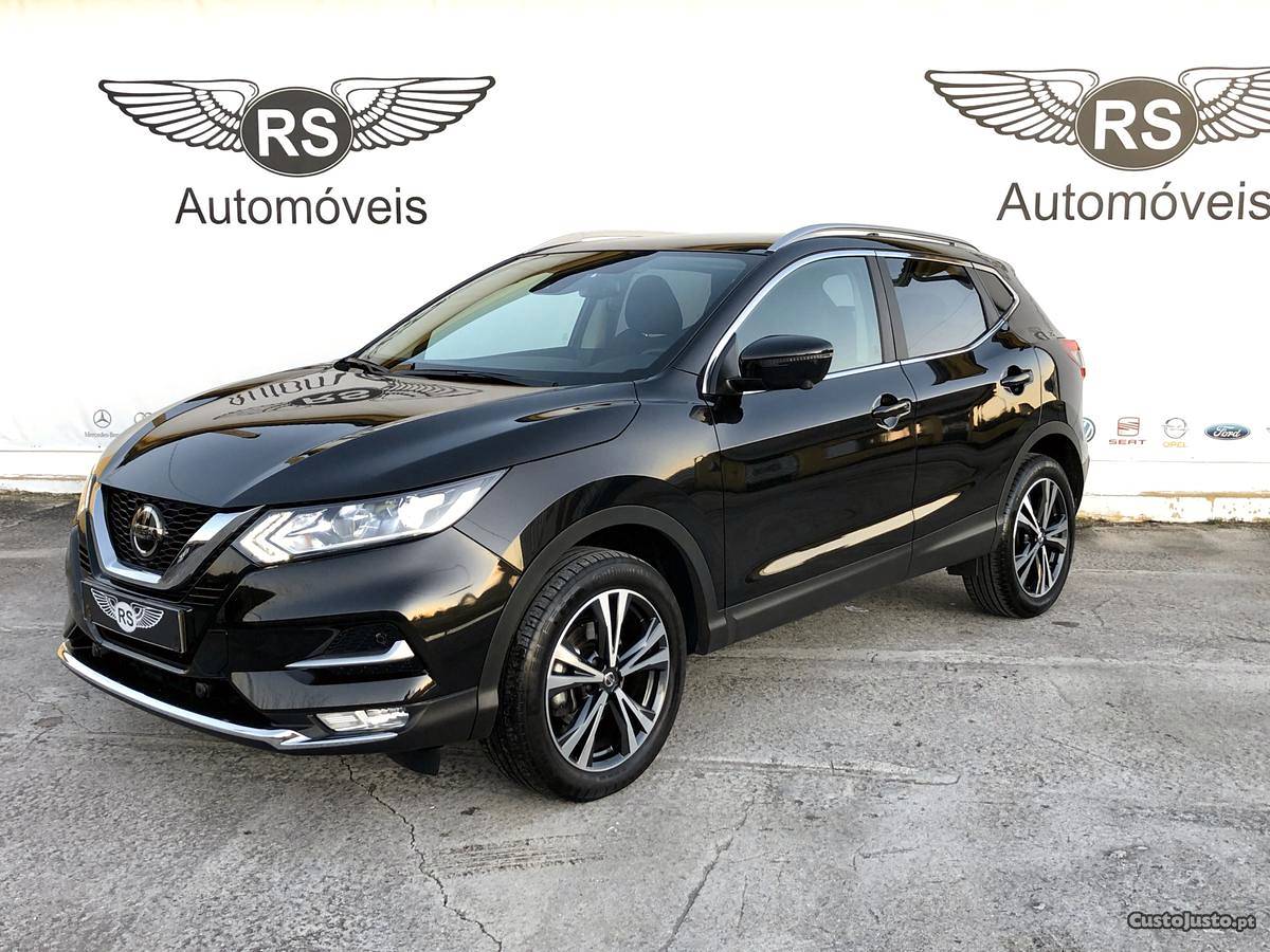 Nissan Qashqai N-Connecta 360 Abril/18 - à venda -