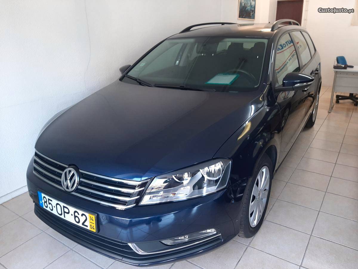 VW Passat Variant Abril/14 - à venda - Ligeiros