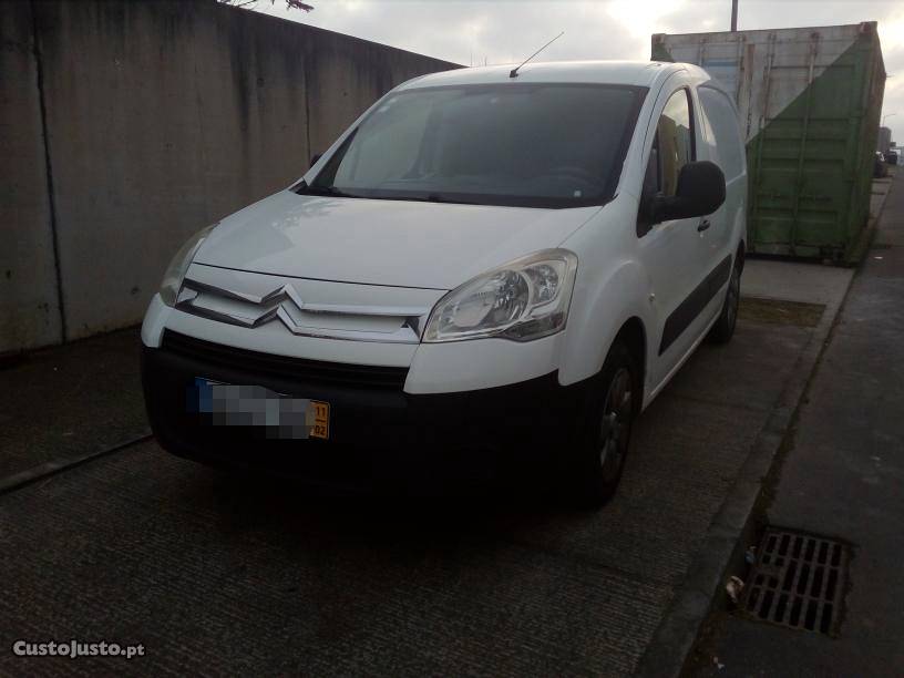 Citroën Berlingo 3 lugares Fevereiro/11 - à venda -