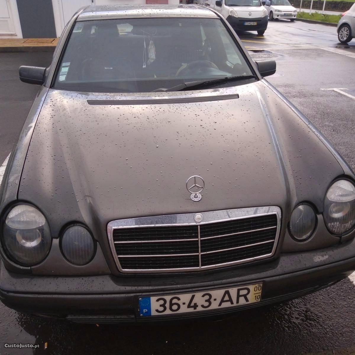 Mercedes-Benz E 220 W 210 Outubro/00 - à venda - Ligeiros