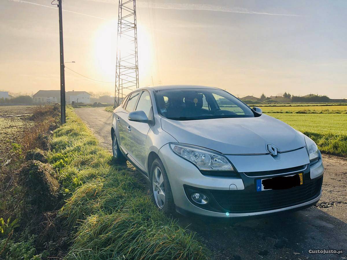 Renault Mégane Break Maio/13 - à venda - Ligeiros