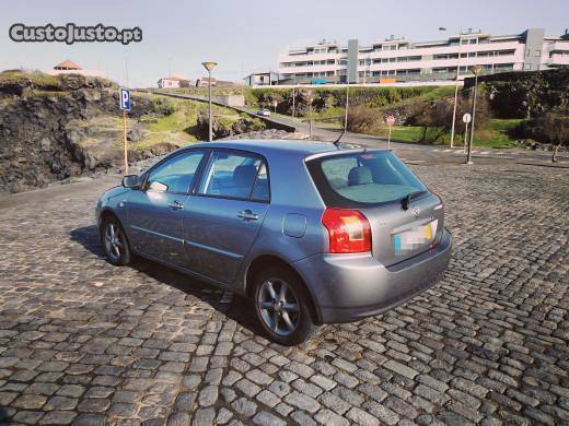 Toyota Corolla Vvti Dezembro/02 - à venda - Ligeiros