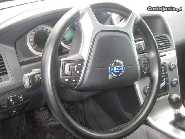 Volvo XC 60 Drive Summum Abril/11 - à venda - Monovolume /