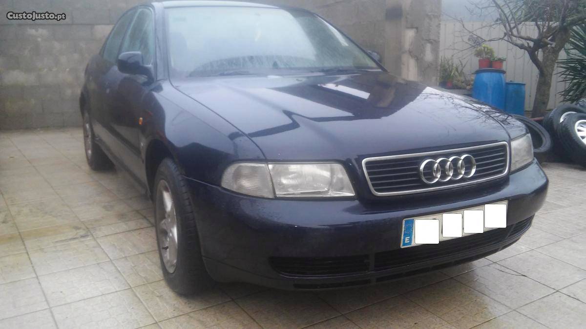 Audi A4 1.8 I Julho/99 - à venda - Ligeiros Passageiros,