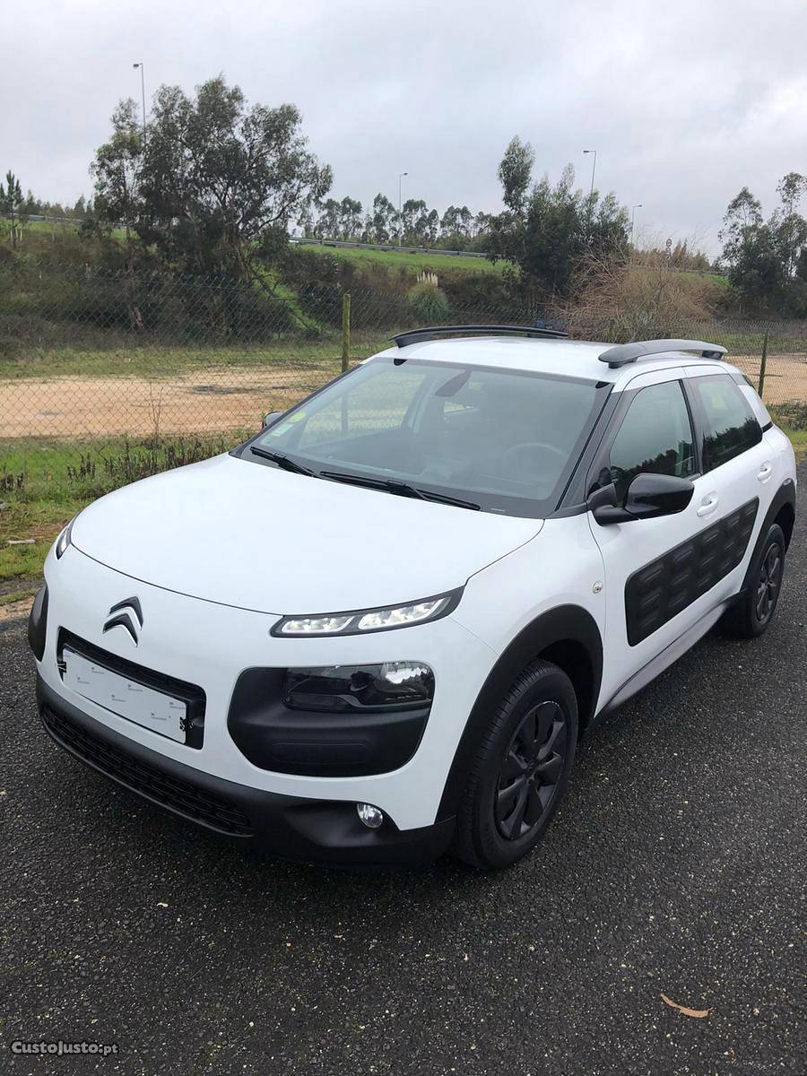 Citroën C4 CACTUS Maio/16 - à venda - Ligeiros