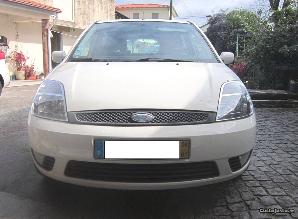 Ford Fiesta 1.4 tdci Janeiro/06 - à venda - Ligeiros