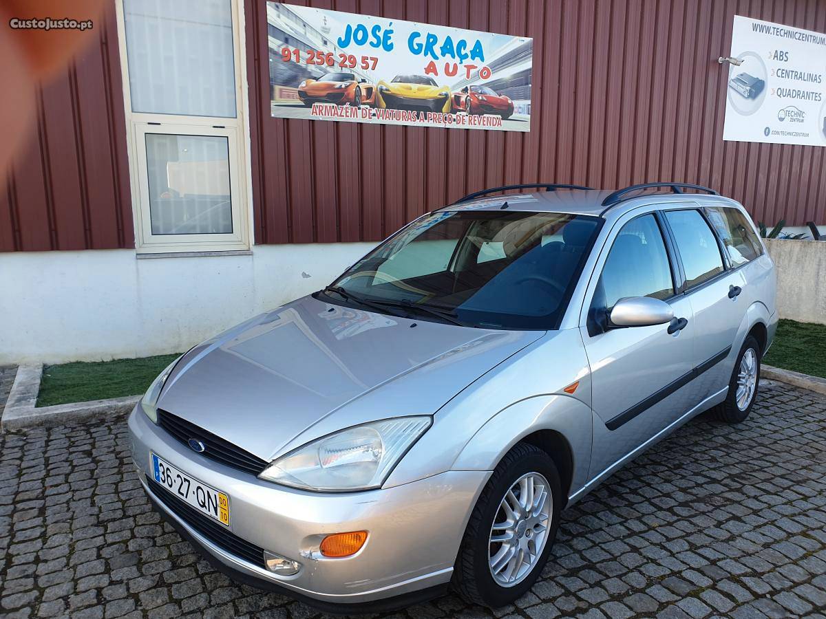 Ford Focus 1.4i  Outubro/00 - à venda - Ligeiros