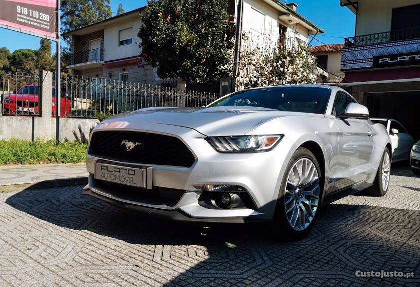 Ford Mustang 2.3 EcoBoost Outubro/15 - à venda -