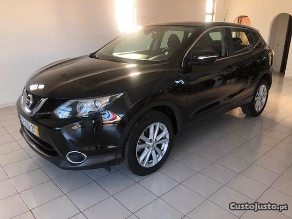 Nissan Qashqai 1.5 DCI Junho/14 - à venda - Ligeiros