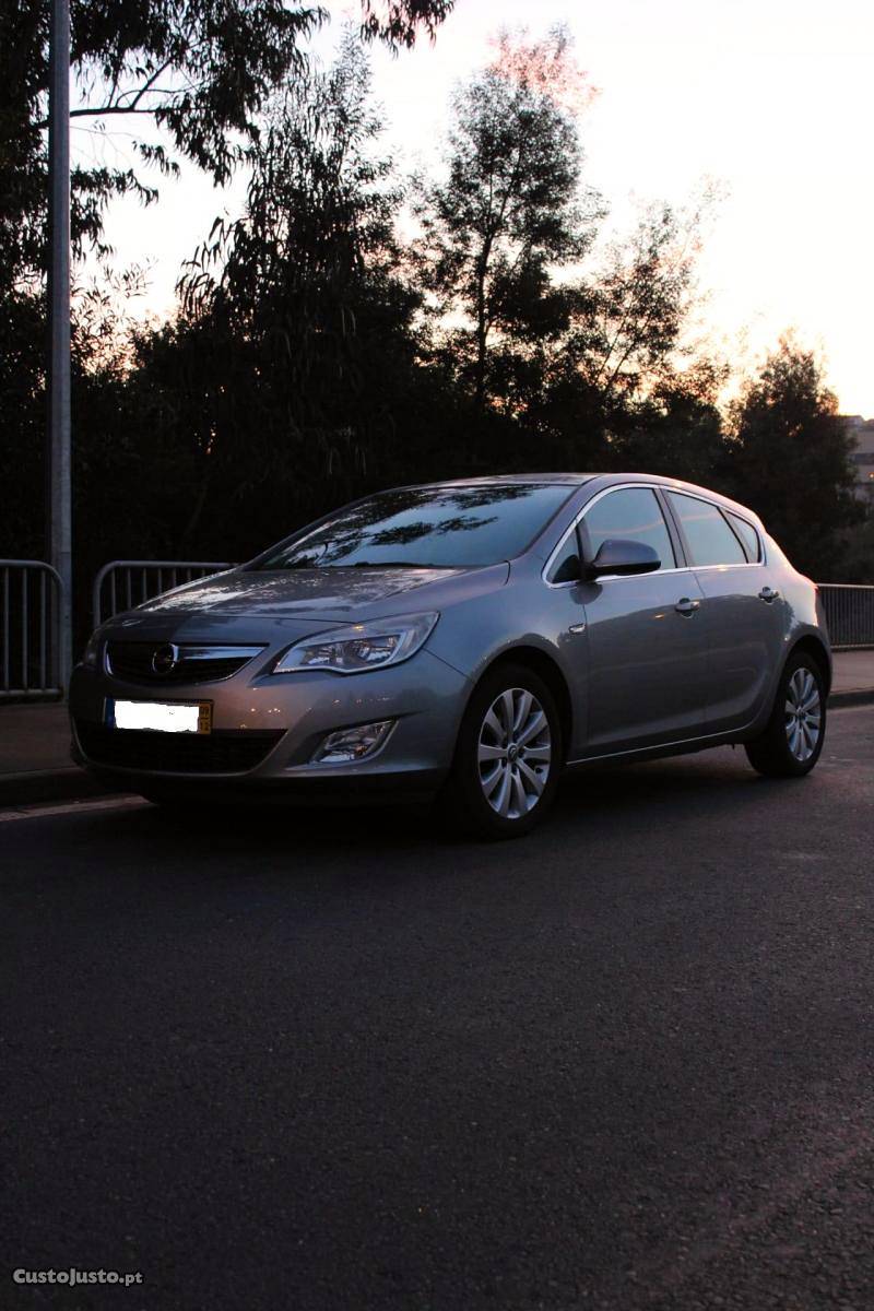 Opel Astra 1.7 CDTI Cosmo Dezembro/09 - à venda - Ligeiros