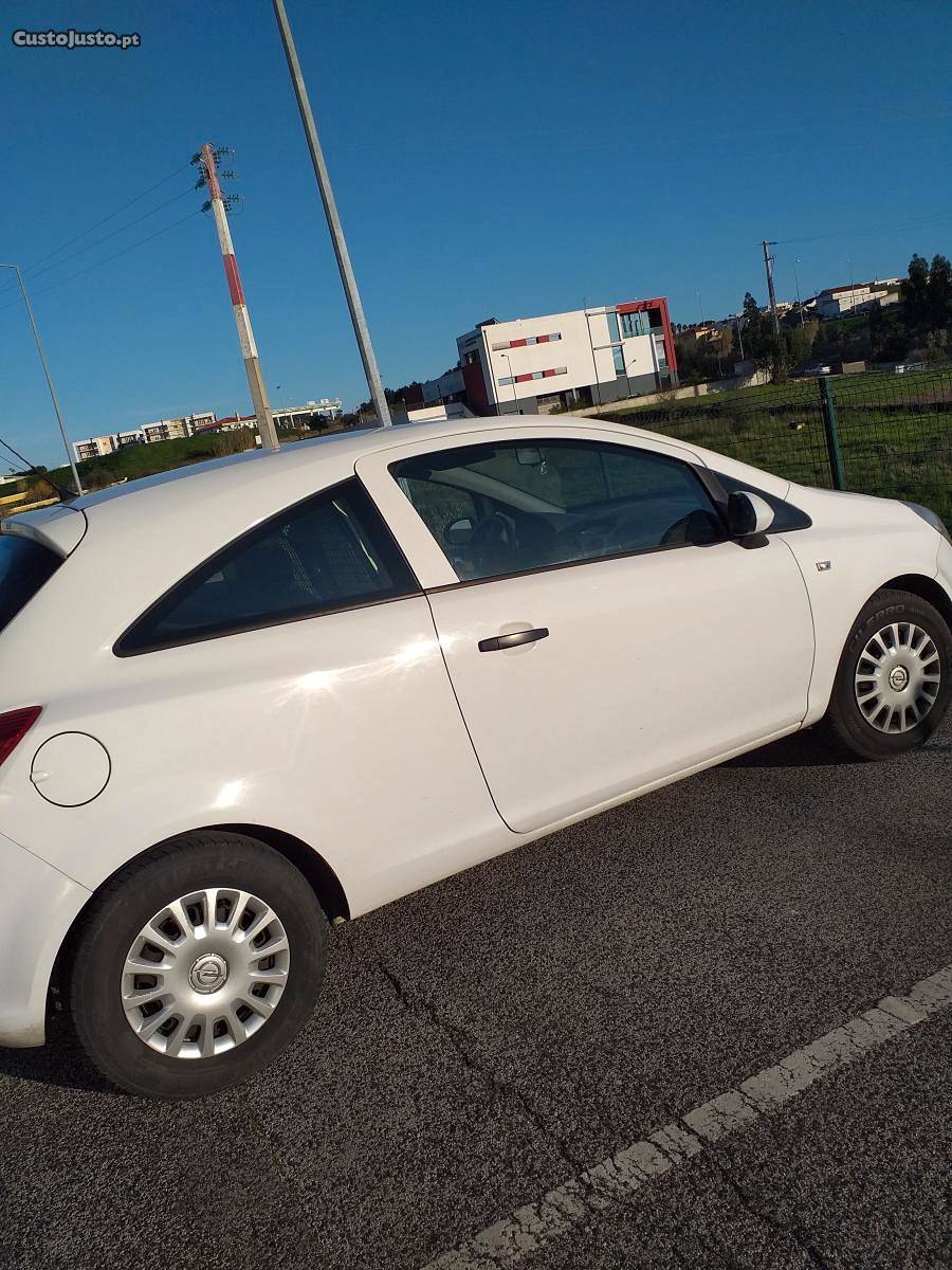 Opel Corsa van Dezembro/09 - à venda - Comerciais / Van,